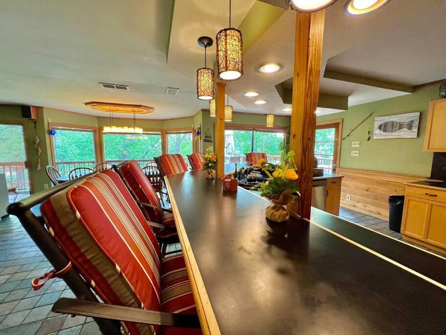 The River Haven - Sleeps 32 - On Guadalupe River Сеґін Екстер'єр фото