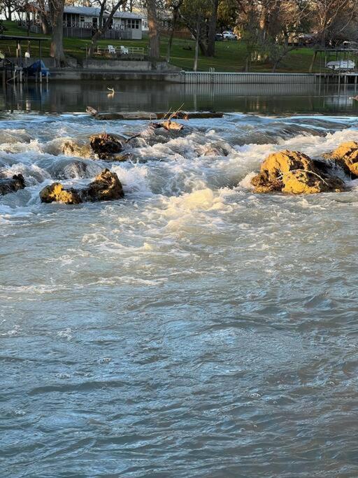 The River Haven - Sleeps 32 - On Guadalupe River Сеґін Екстер'єр фото