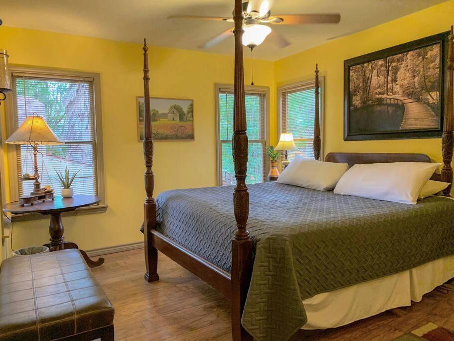 The River Haven - Sleeps 32 - On Guadalupe River Сеґін Екстер'єр фото