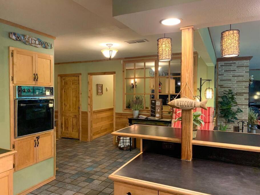 The River Haven - Sleeps 32 - On Guadalupe River Сеґін Екстер'єр фото