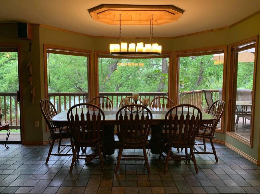The River Haven - Sleeps 32 - On Guadalupe River Сеґін Екстер'єр фото