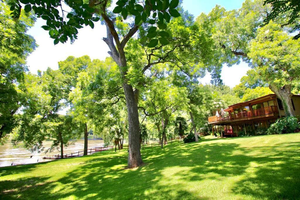 Вілла The River Haven - Sleeps 32 - On Guadalupe River Сеґін Екстер'єр фото