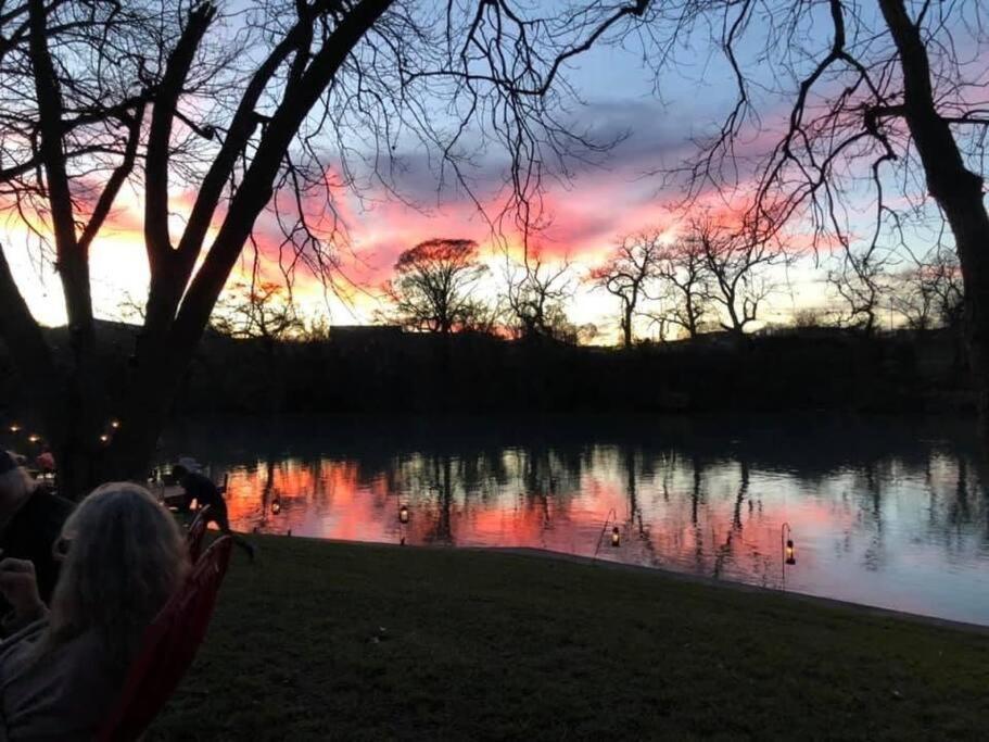 The River Haven - Sleeps 32 - On Guadalupe River Сеґін Екстер'єр фото