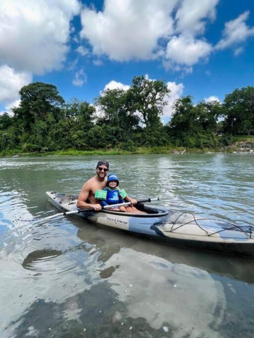The River Haven - Sleeps 32 - On Guadalupe River Сеґін Екстер'єр фото