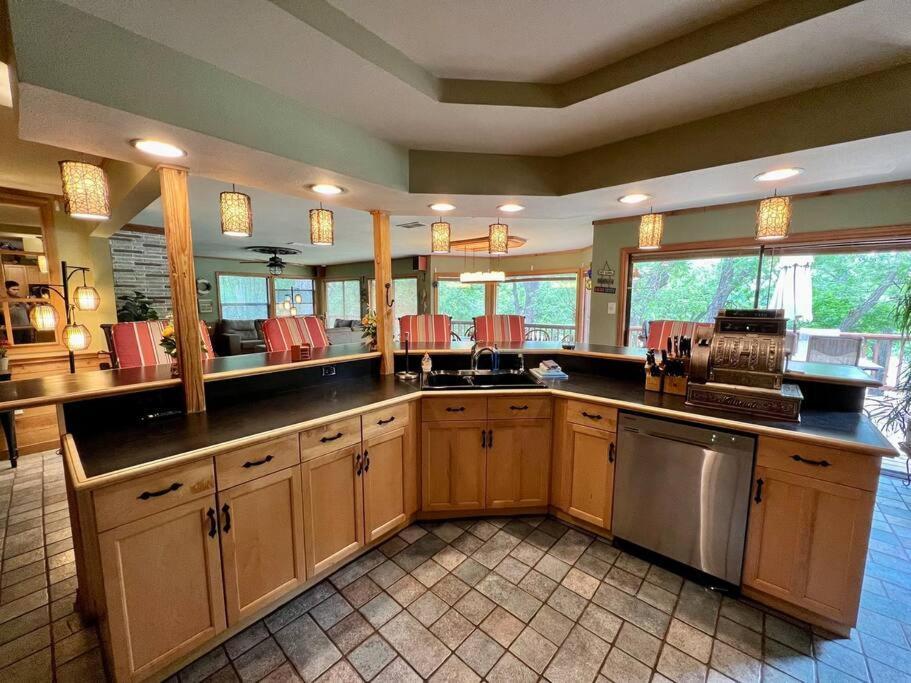 The River Haven - Sleeps 32 - On Guadalupe River Сеґін Екстер'єр фото
