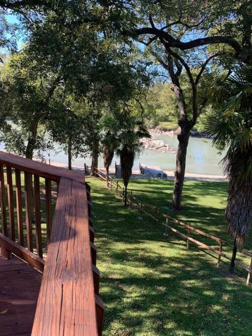 The River Haven - Sleeps 32 - On Guadalupe River Сеґін Екстер'єр фото