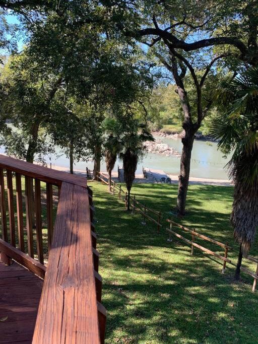 Вілла The River Haven - Sleeps 32 - On Guadalupe River Сеґін Екстер'єр фото